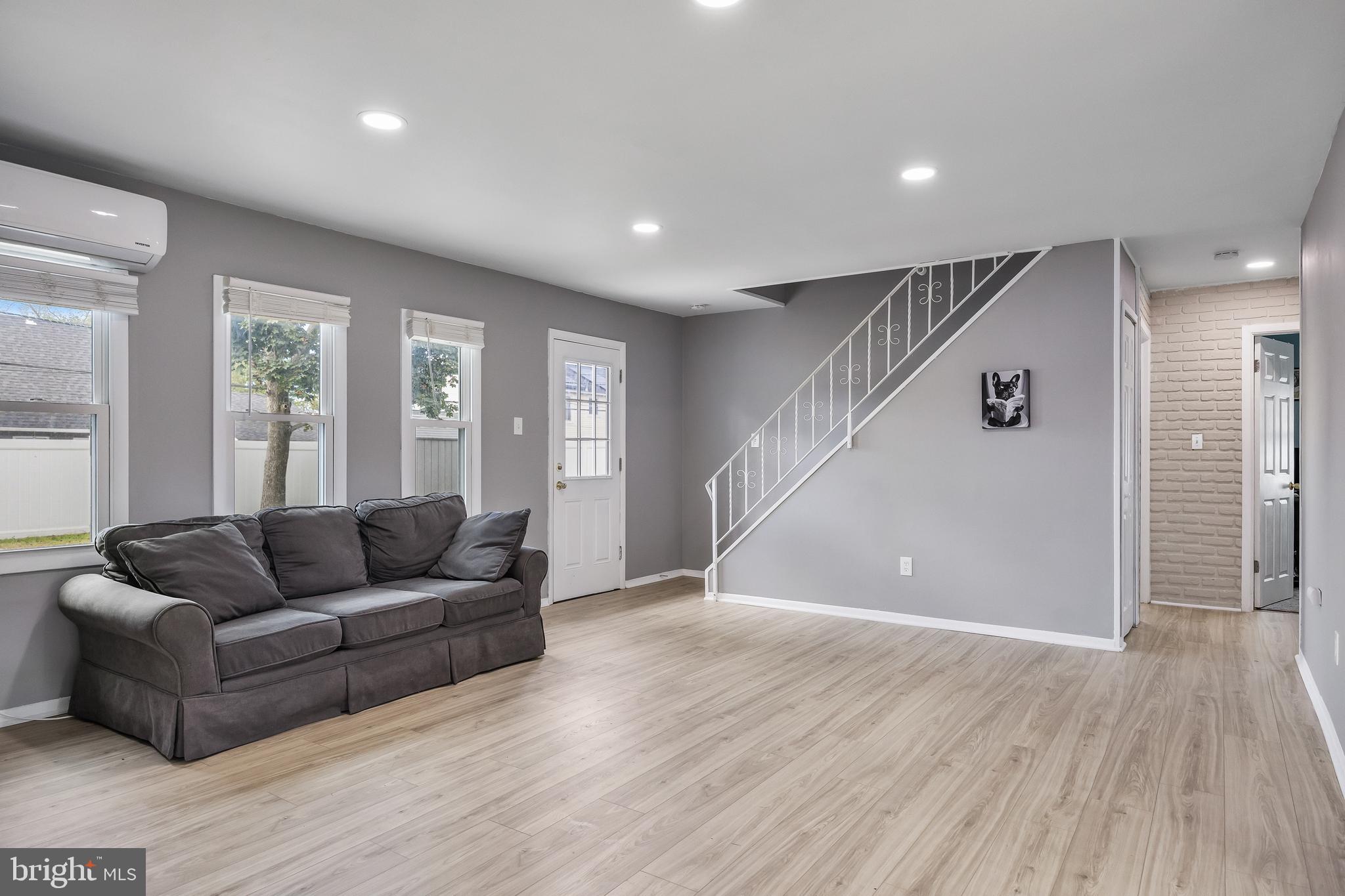 30 Babcock Lane Willingboro, NJ 08046 - Photo 4 of 35 a living room with furniture and a large window