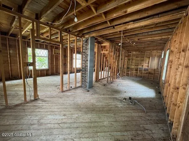 $285,000 | 257 Main St Creek, North Creek, NY 12853