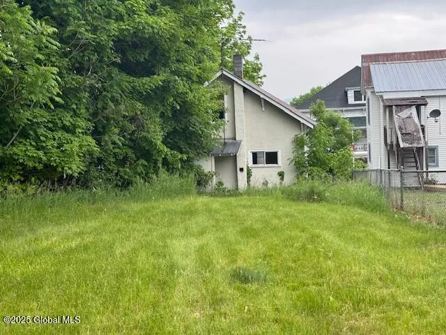 $285,000 | 257 Main St Creek, North Creek, NY 12853