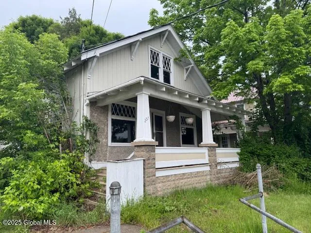 $285,000 | 257 Main St Creek, North Creek, NY 12853