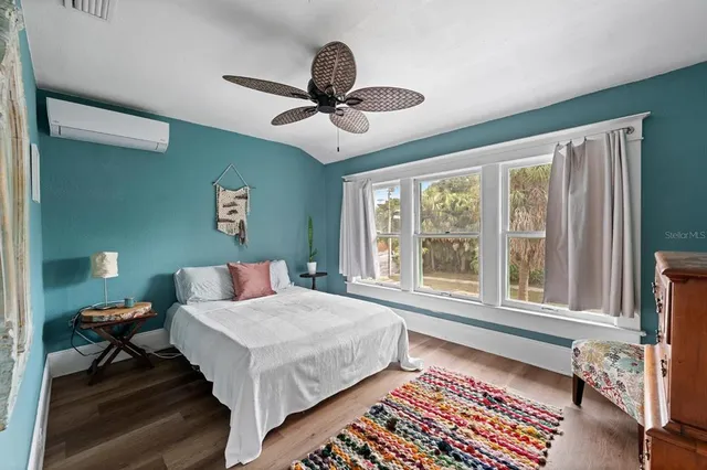 $550,000 | 1038 Crescent Lake Drive North, St. Petersburg, FL 33701