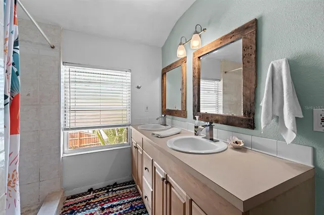 $550,000 | 1038 Crescent Lake Drive North, St. Petersburg, FL 33701