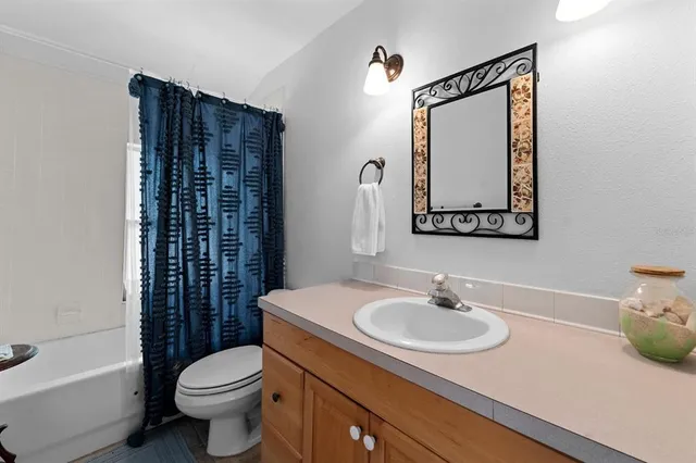 $550,000 | 1038 Crescent Lake Drive North, St. Petersburg, FL 33701