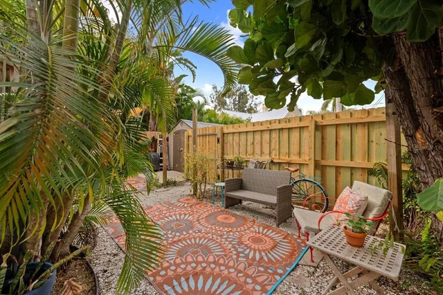 $550,000 | 1038 Crescent Lake Drive North, St. Petersburg, FL 33701