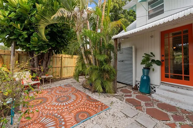 $550,000 | 1038 Crescent Lake Drive North, St. Petersburg, FL 33701