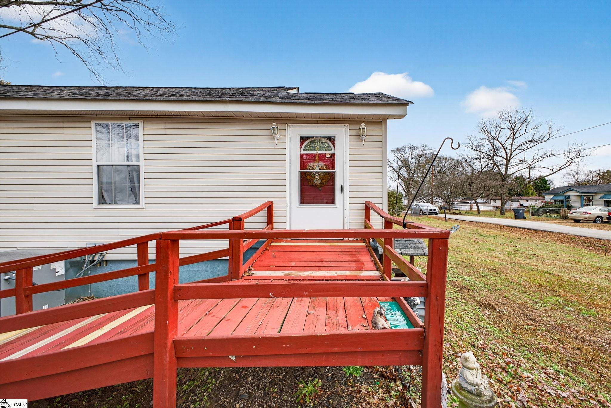 4 Caren Street Greenville, SC 29611 - Photo 25 of 36
