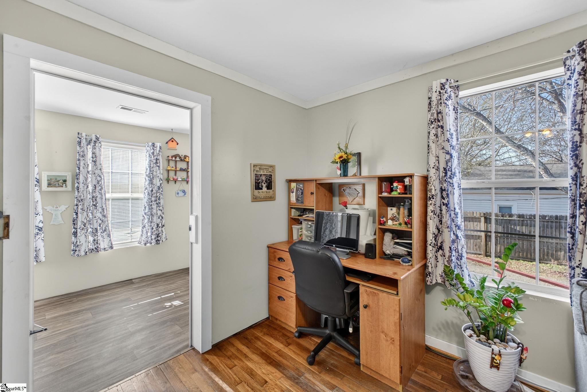 4 Caren Street Greenville, SC 29611 - Photo 5 of 36