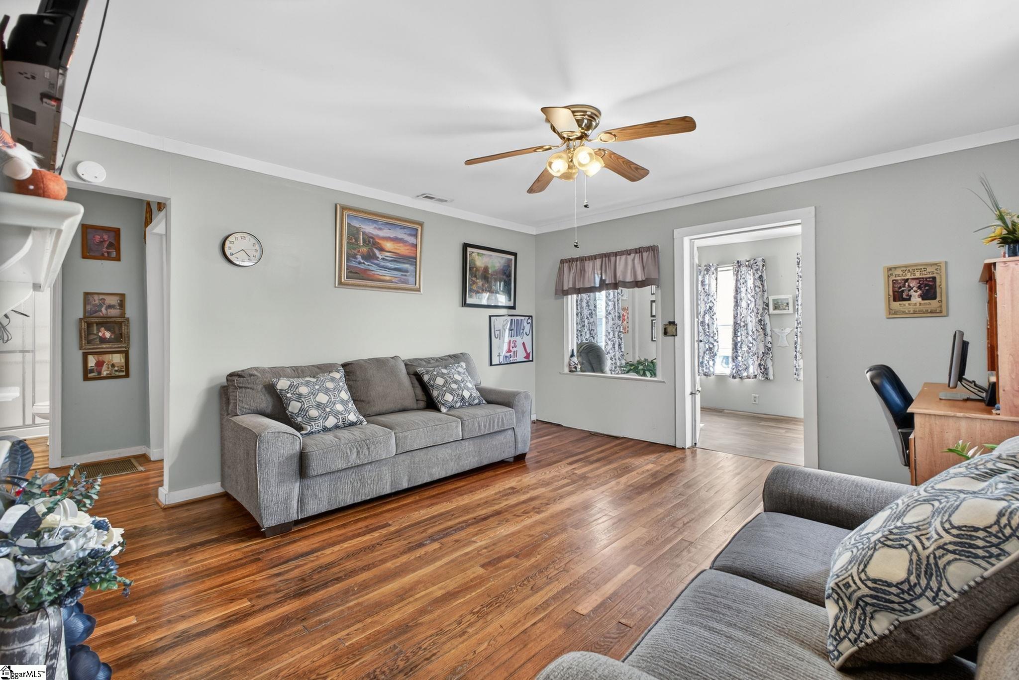 4 Caren Street Greenville, SC 29611 - Photo 8 of 36