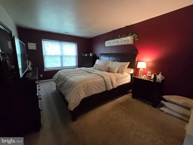 $245,000 | 404 Wimbledon Way, Blackwood, NJ 08012