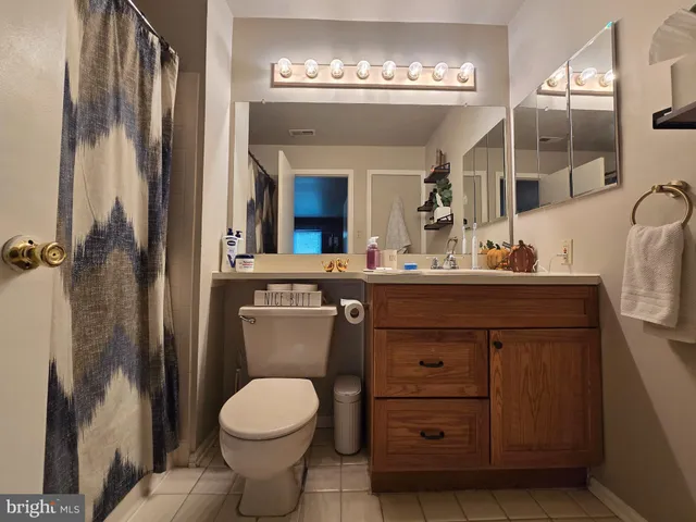 $245,000 | 404 Wimbledon Way, Blackwood, NJ 08012