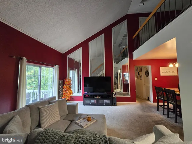 $245,000 | 404 Wimbledon Way, Blackwood, NJ 08012