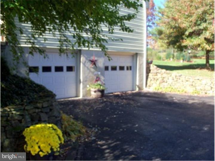 19 Seminary Road Glenmoore, PA 19343 - Photo 21 of 25 Garage