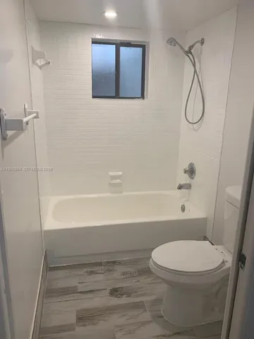 $1,900 | 8520 Southwest 133rd Avenue Road, Unit 204, Miami, FL 33183