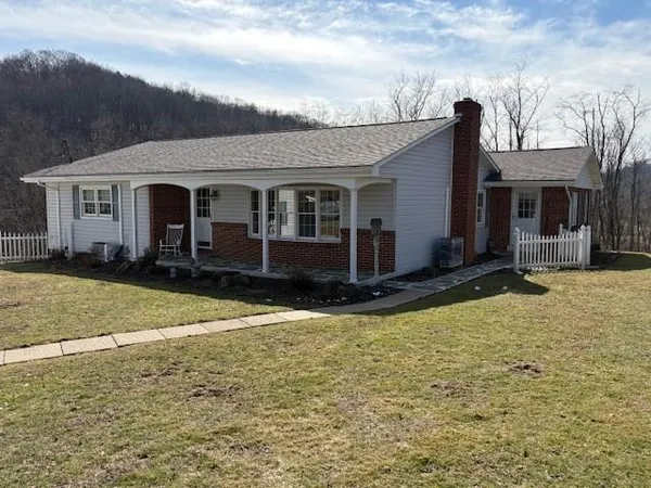 $280,000 | 114 Wood Lane, Avonmore, PA 15618