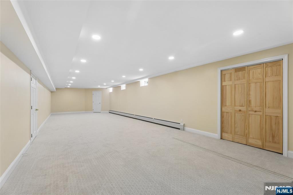 2 West Gate Road Saddle River, NJ 07458 - Photo 44 of 46