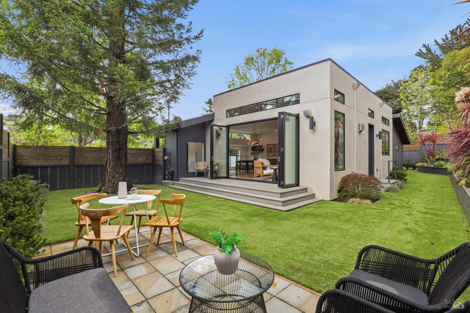 82 South Knoll Road Mill Valley, CA 94941 - Photo 21 of 38