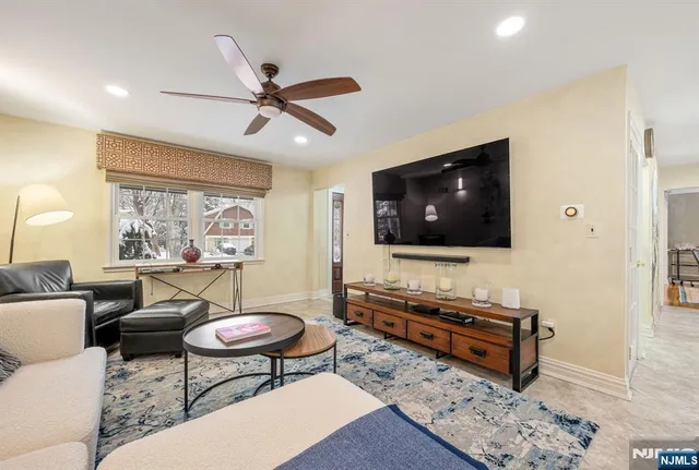 $1,260,000 | 18 Vermont Drive, Paramus, NJ 07652