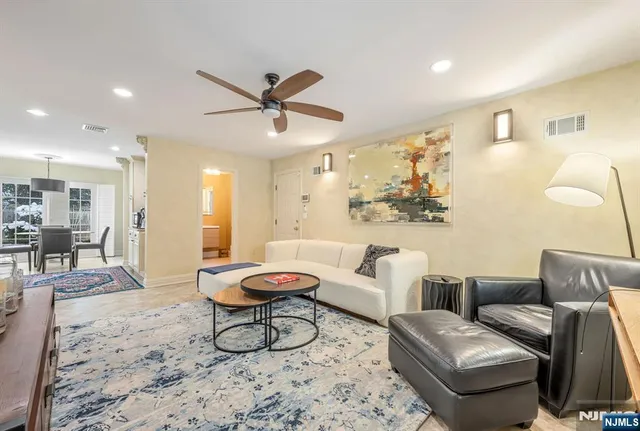 $1,260,000 | 18 Vermont Drive, Paramus, NJ 07652