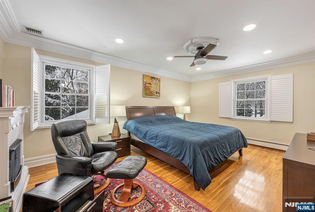 18 Vermont Drive Paramus, NJ 07652 - Photo 21 of 38