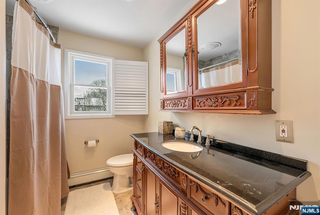 18 Vermont Drive Paramus, NJ 07652 - Photo 28 of 38