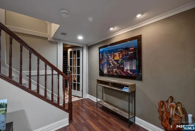 $1,260,000 | 18 Vermont Drive, Paramus, NJ 07652