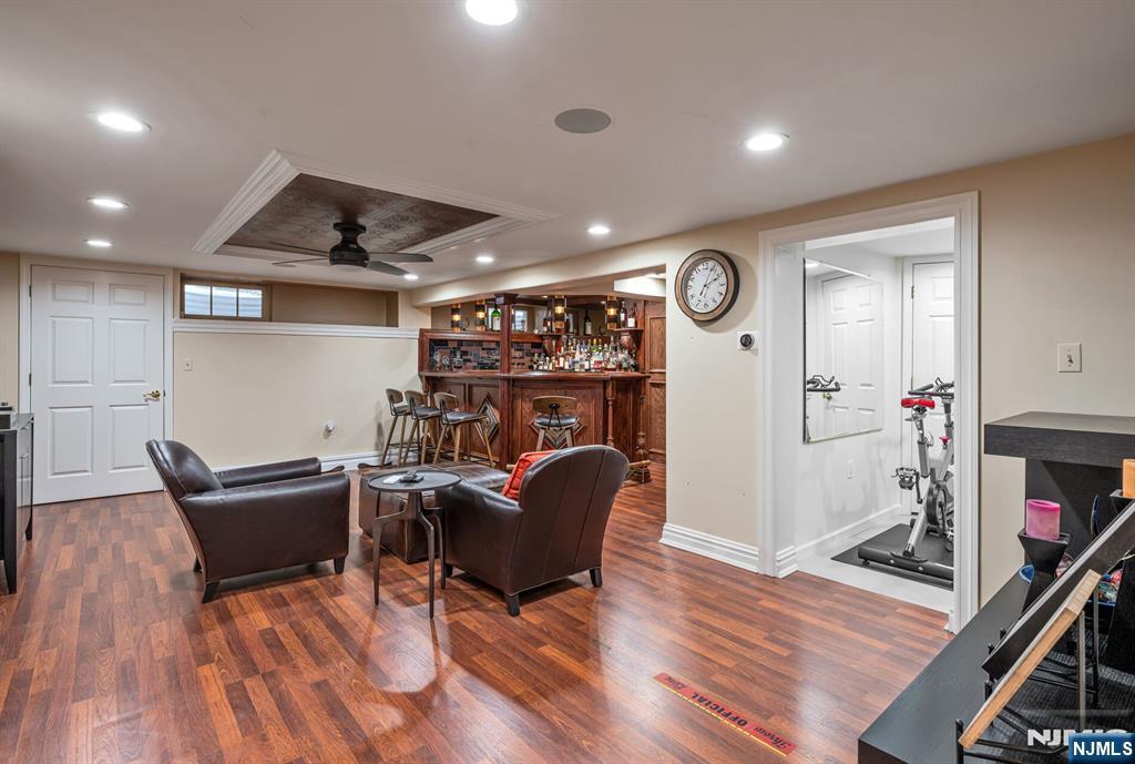 18 Vermont Drive Paramus, NJ 07652 - Photo 32 of 38