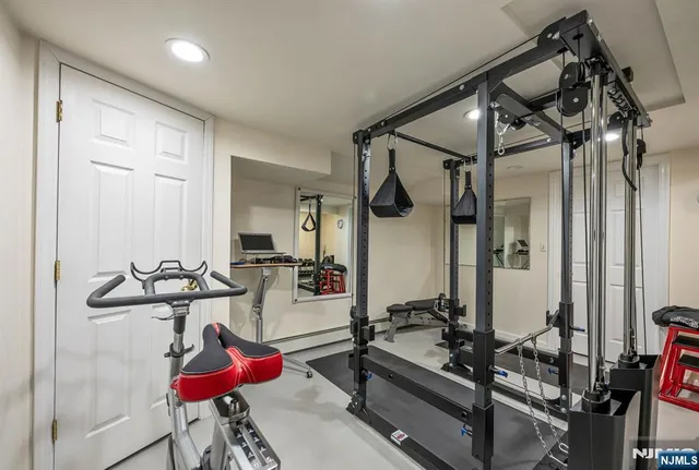 $1,260,000 | 18 Vermont Drive, Paramus, NJ 07652