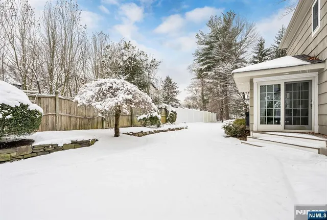 $1,260,000 | 18 Vermont Drive, Paramus, NJ 07652