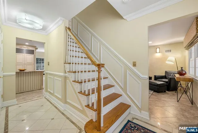 $1,260,000 | 18 Vermont Drive, Paramus, NJ 07652