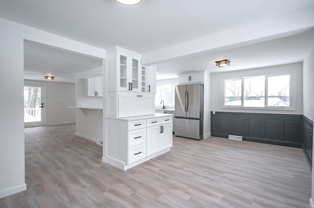 7 Little Island Park Pelham, NH 03076 - Photo 11 of 37