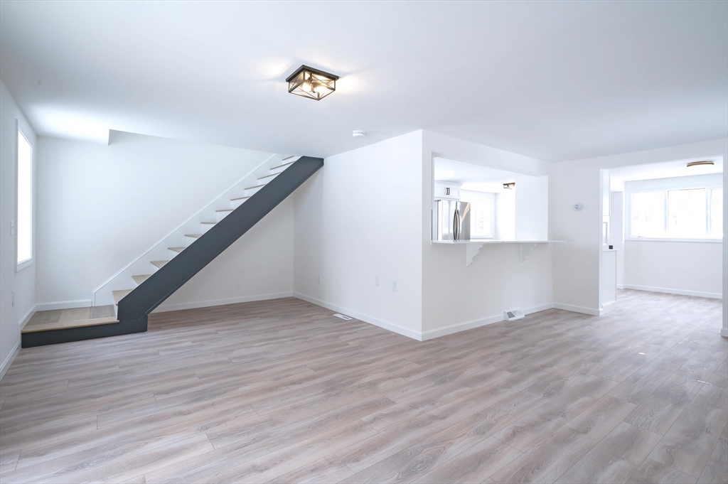 7 Little Island Park Pelham, NH 03076 - Photo 15 of 37