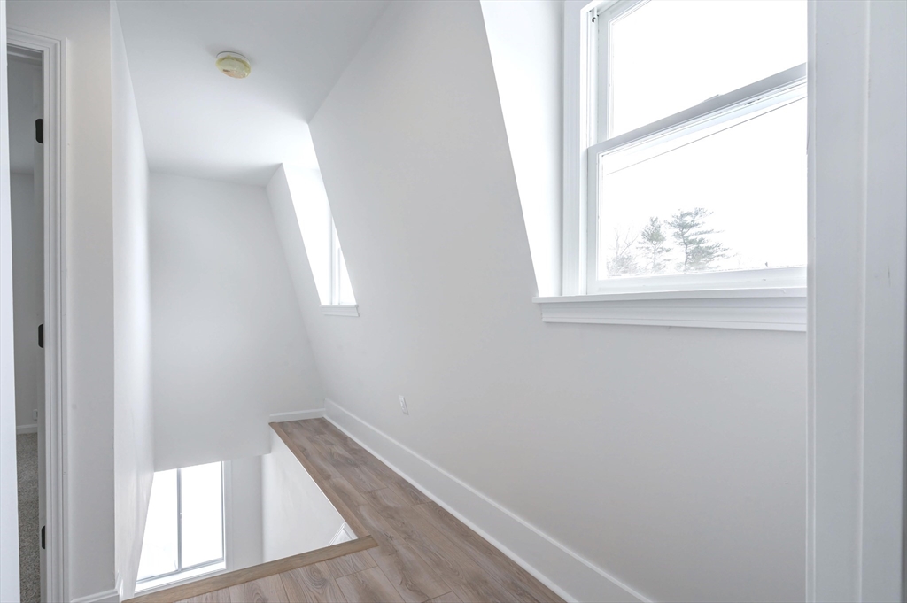 7 Little Island Park Pelham, NH 03076 - Photo 19 of 37