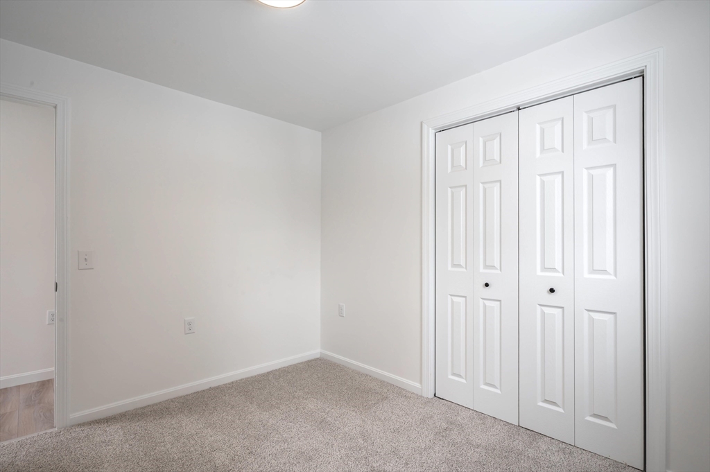 7 Little Island Park Pelham, NH 03076 - Photo 22 of 37