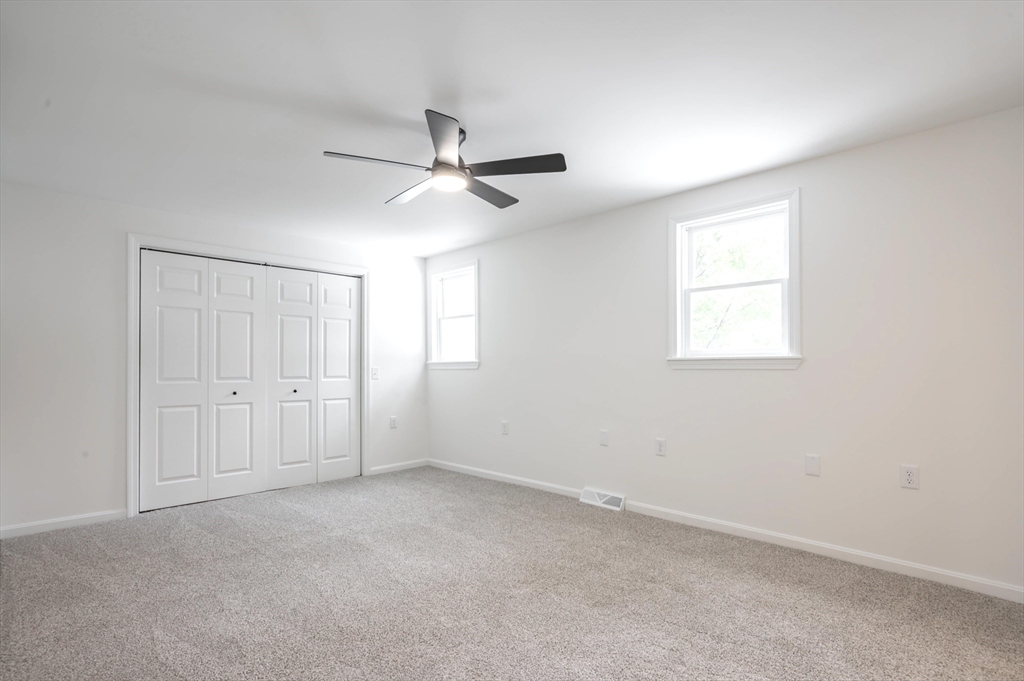 7 Little Island Park Pelham, NH 03076 - Photo 23 of 37