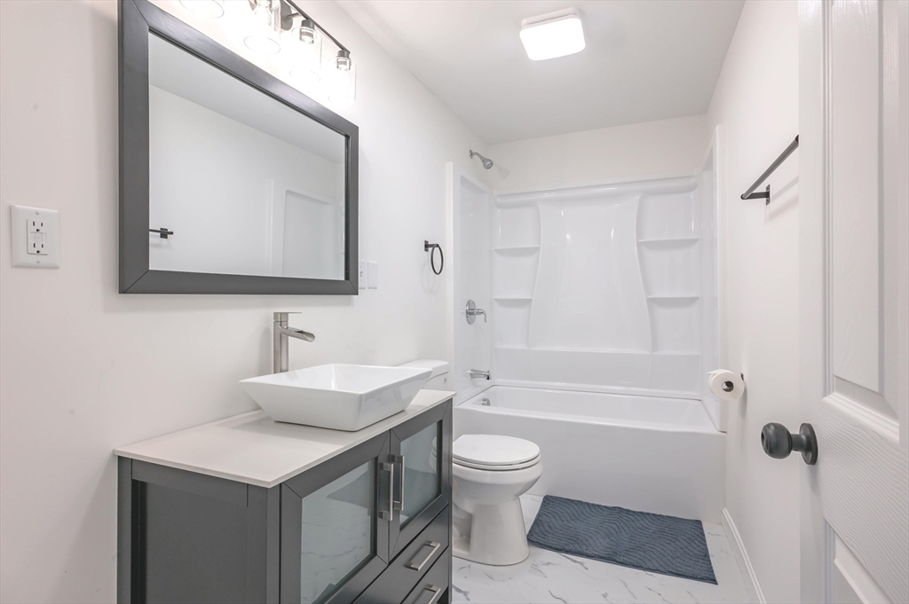 7 Little Island Park Pelham, NH 03076 - Photo 25 of 37