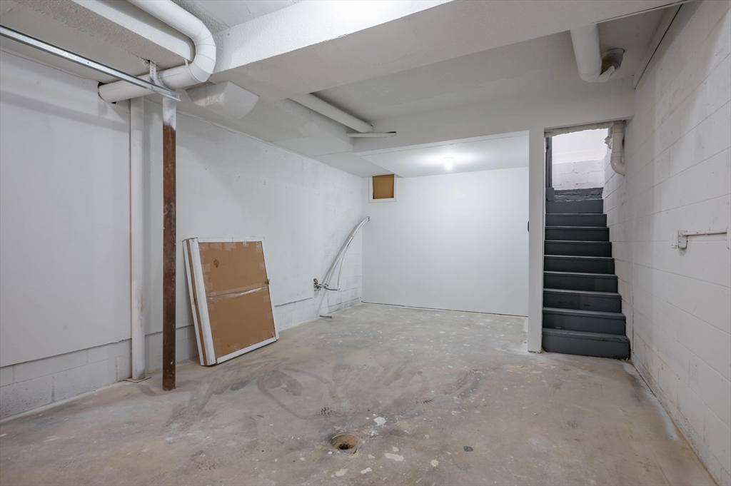 7 Little Island Park Pelham, NH 03076 - Photo 26 of 37