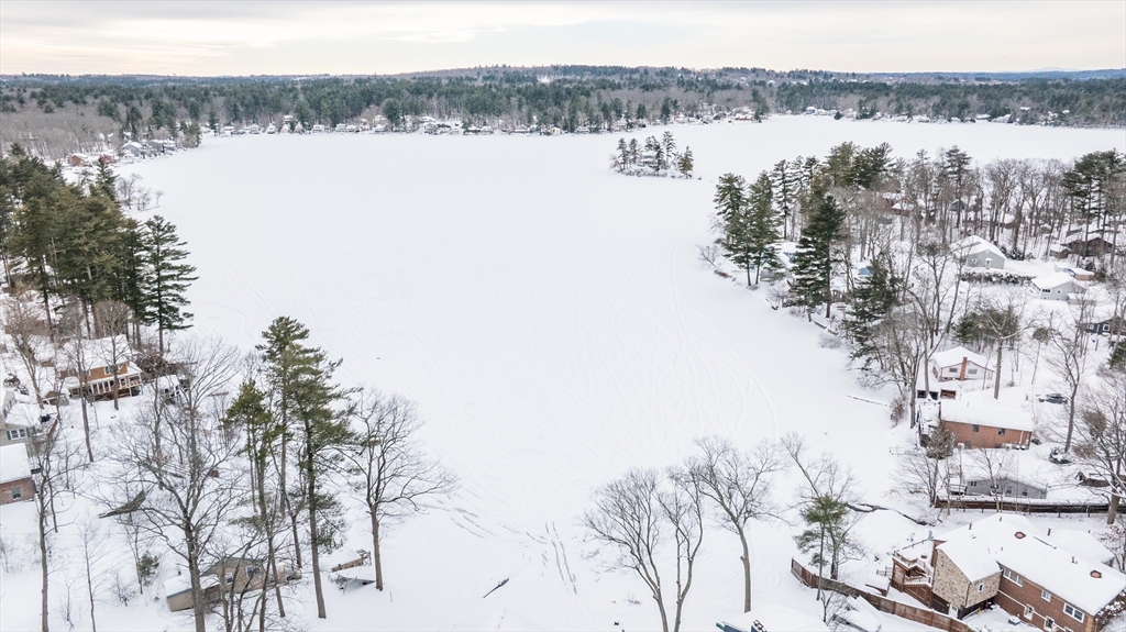 7 Little Island Park Pelham, NH 03076 - Photo 8 of 37