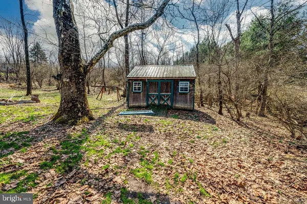 $579,900 | 23 Cliff Side Lane, Wernersville, PA 19565