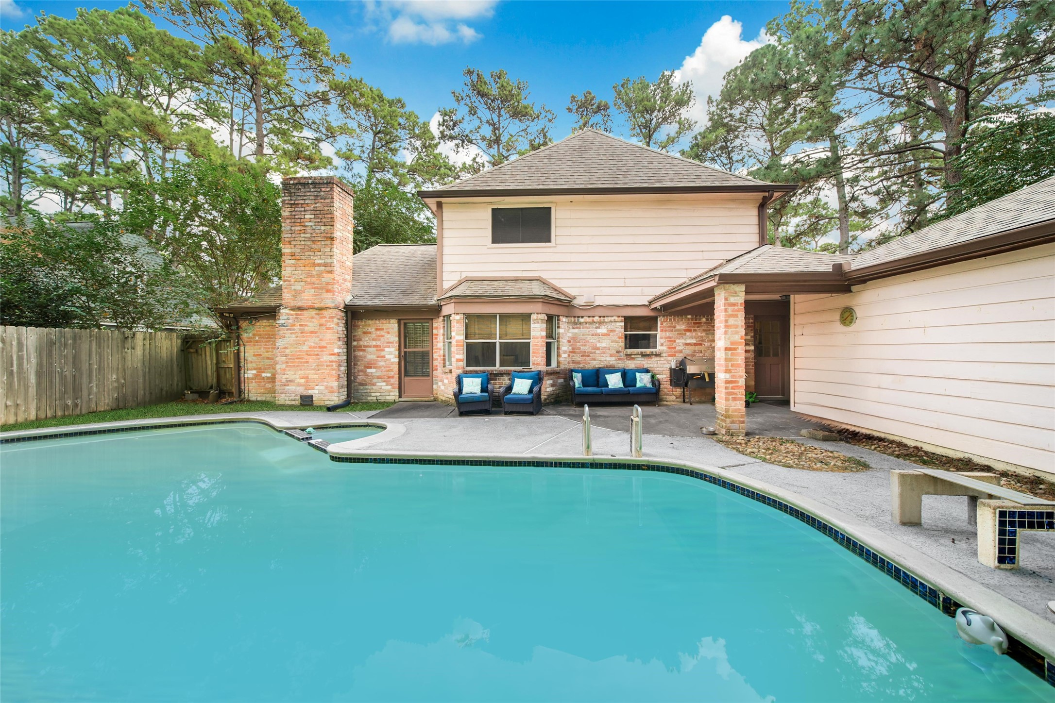 6522 Castle Pine Lane Spring, TX 77379 - Photo 6 of 38 a front view of house with yard and outdoor seating