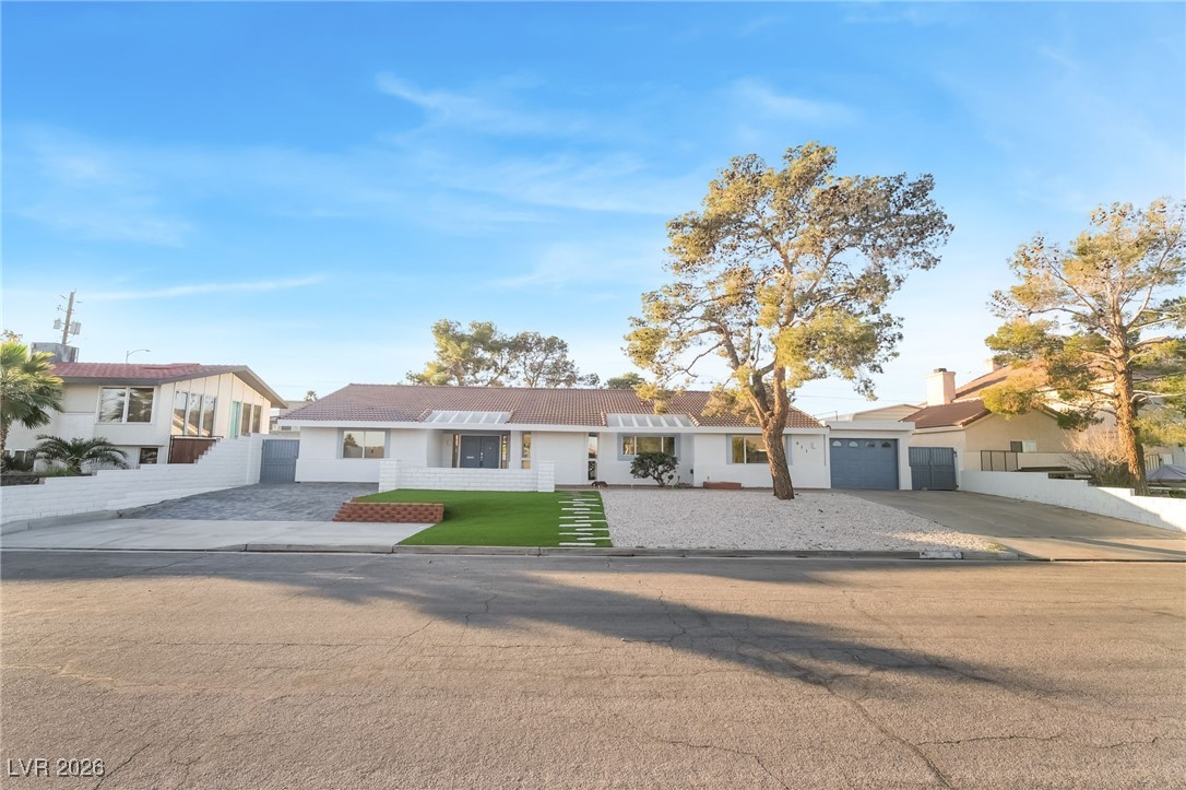 611 East Fairway Road Henderson, NV 89015 - Photo 54 of 56