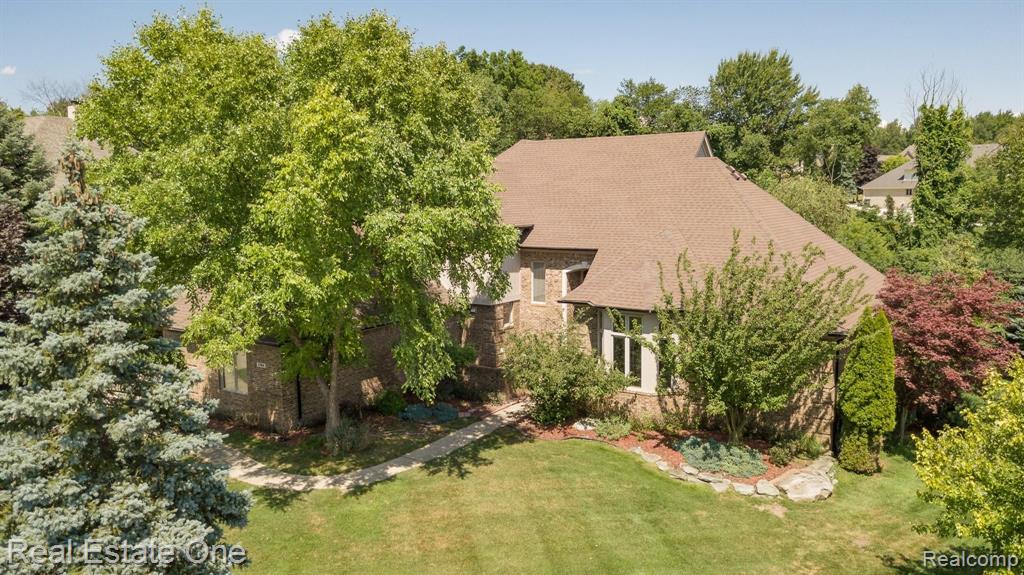 1784 Blue Grass Drive Rochester Hills, MI 48306 - Photo 1 of 72