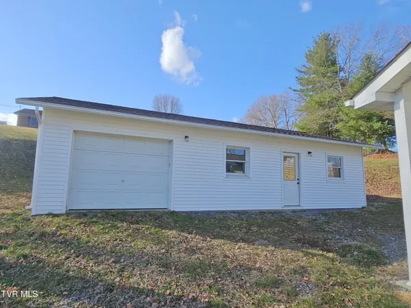$329,000 | 5723 Eagle Avenue, Wise, VA 24293