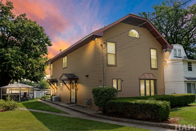 $369,000 | 215 South Northwest Highway, Cary, IL 60013