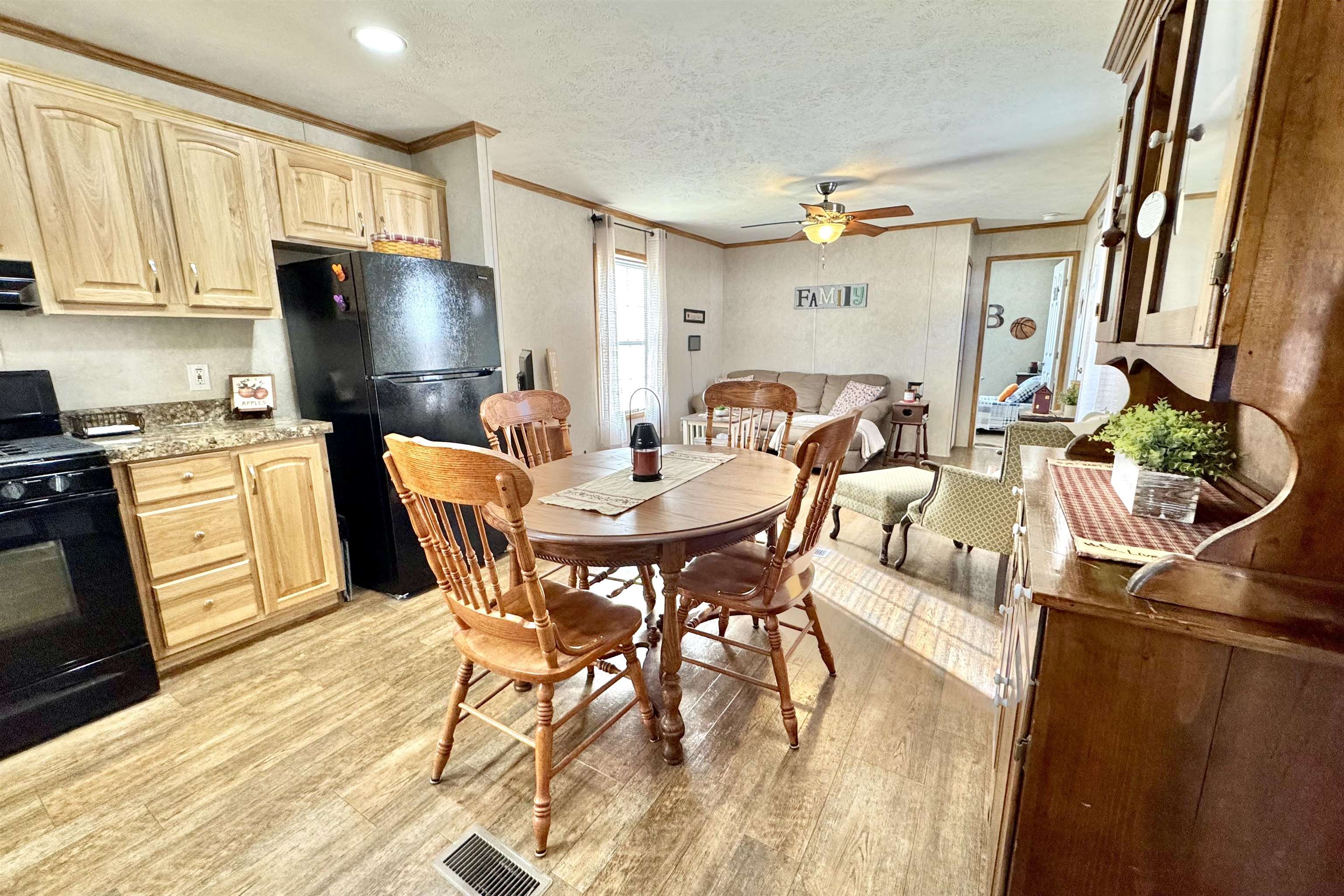 62 Mobile Drive Hudson, NH 03051 - Photo 11 of 25