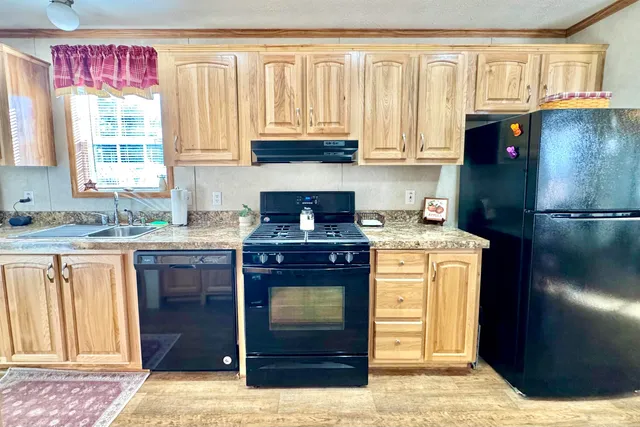 $125,000 | 62 Mobile Drive, Hudson, NH 03051