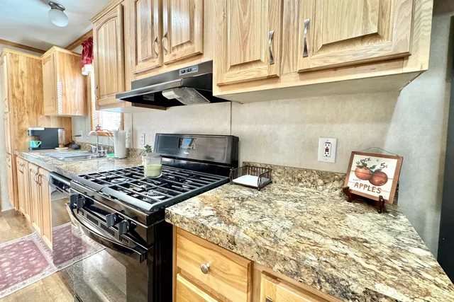 $125,000 | 62 Mobile Drive, Hudson, NH 03051