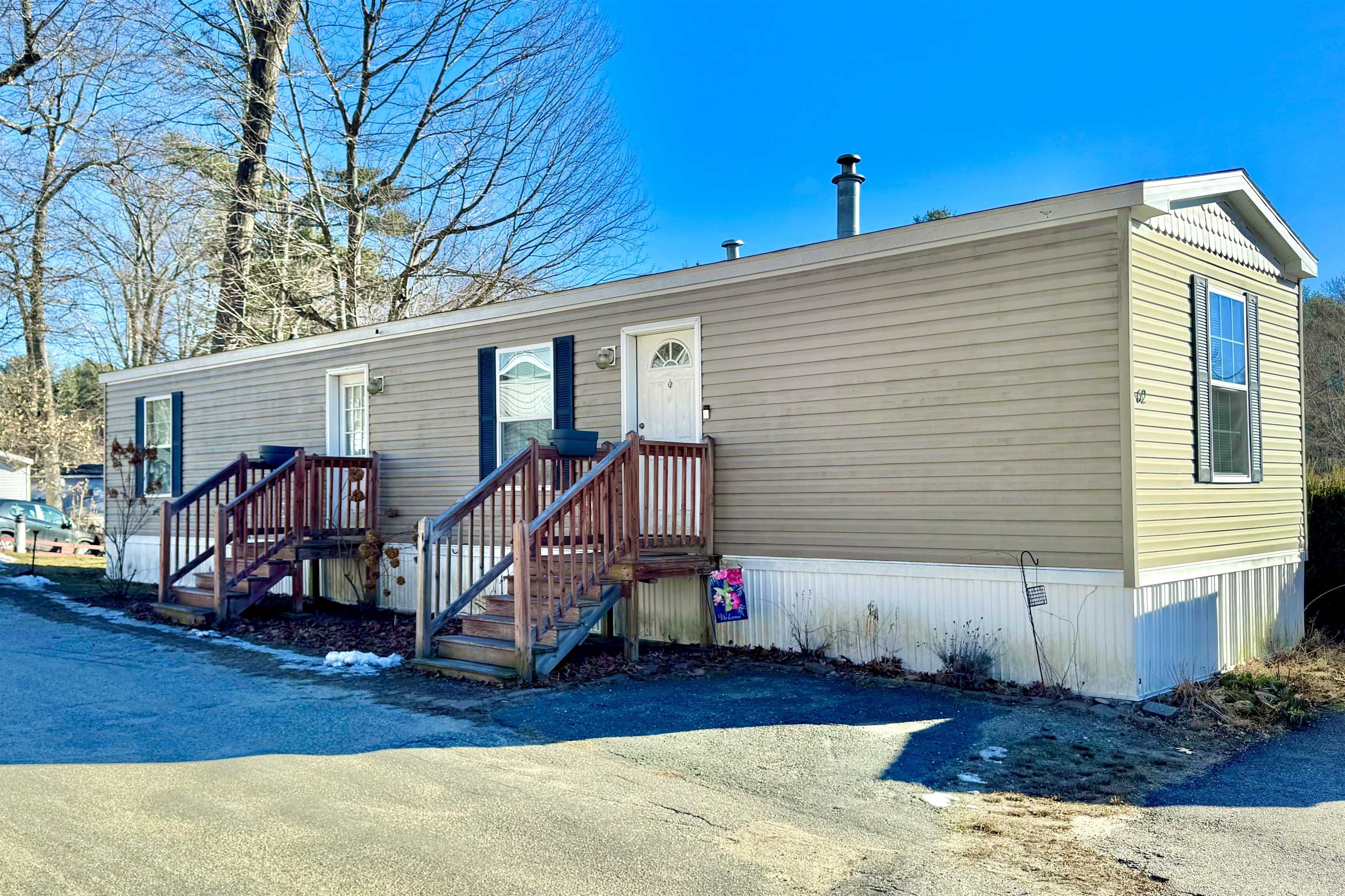 62 Mobile Drive Hudson, NH 03051 - Photo 2 of 25