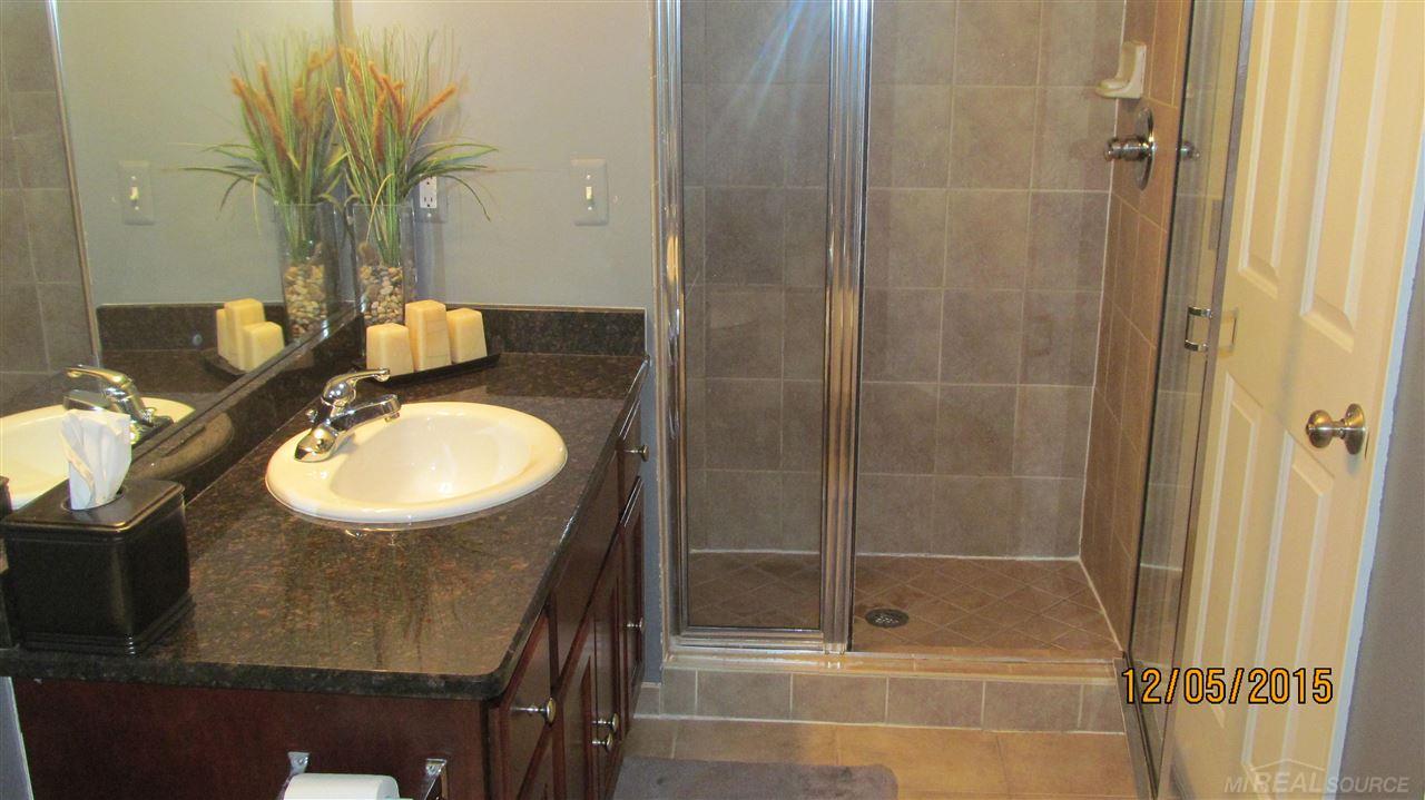 45633 Rathmore Drive Macomb, MI 48044 - Photo 21 of 35 31243016-20.JPG