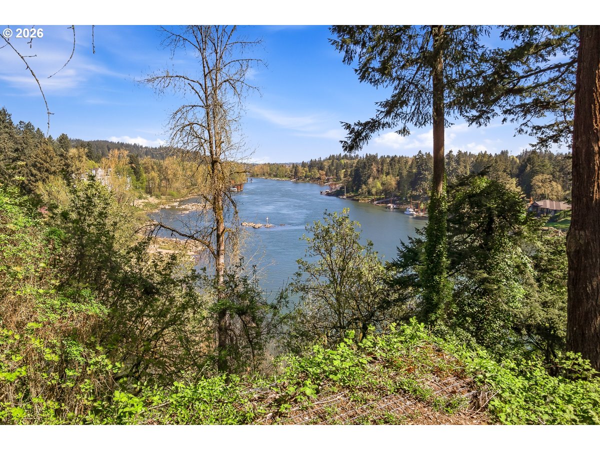 200 Southwest Burnham Road, Unit 103 Lake Oswego, OR 97034 - Photo 23 of 33 View