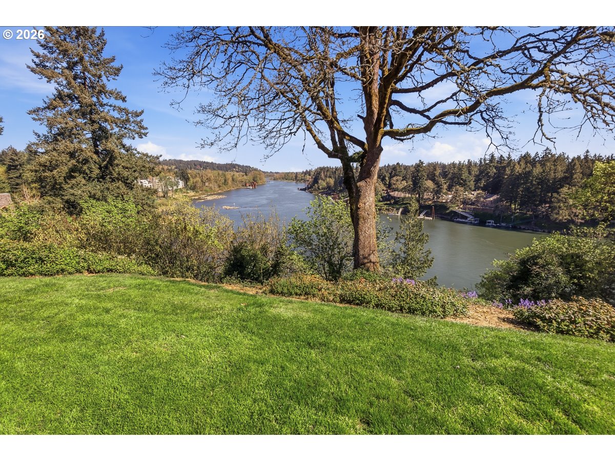 200 Southwest Burnham Road, Unit 103 Lake Oswego, OR 97034 - Photo 32 of 33 View